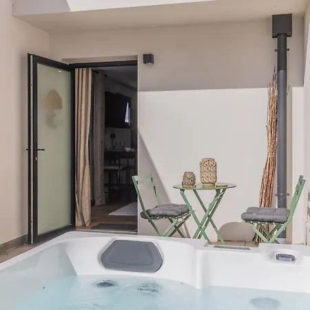 Le Chene Dore Jacuzzi Terrasse Climatise Acces A Pieds Centre Touristique Amneville 1 Min En Voiture 岩尼维利