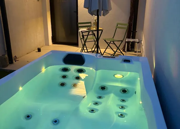 Apartmán Le Chene Dore Appartement Romantique Avec Jacuzzi Prive Au Coeur Du Centre Touristique