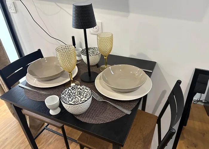 Le Chene Dore Appartement Romantique Avec Jacuzzi Prive Au Coeur Du Centre Touristique *